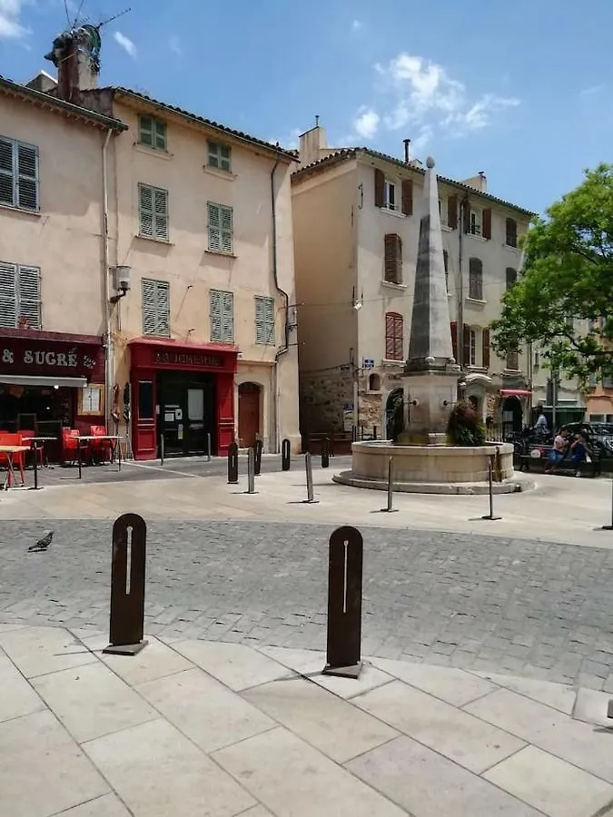 Charmant T2 Dans Le Vieux Centre De La Valette Du Var Lägenhet